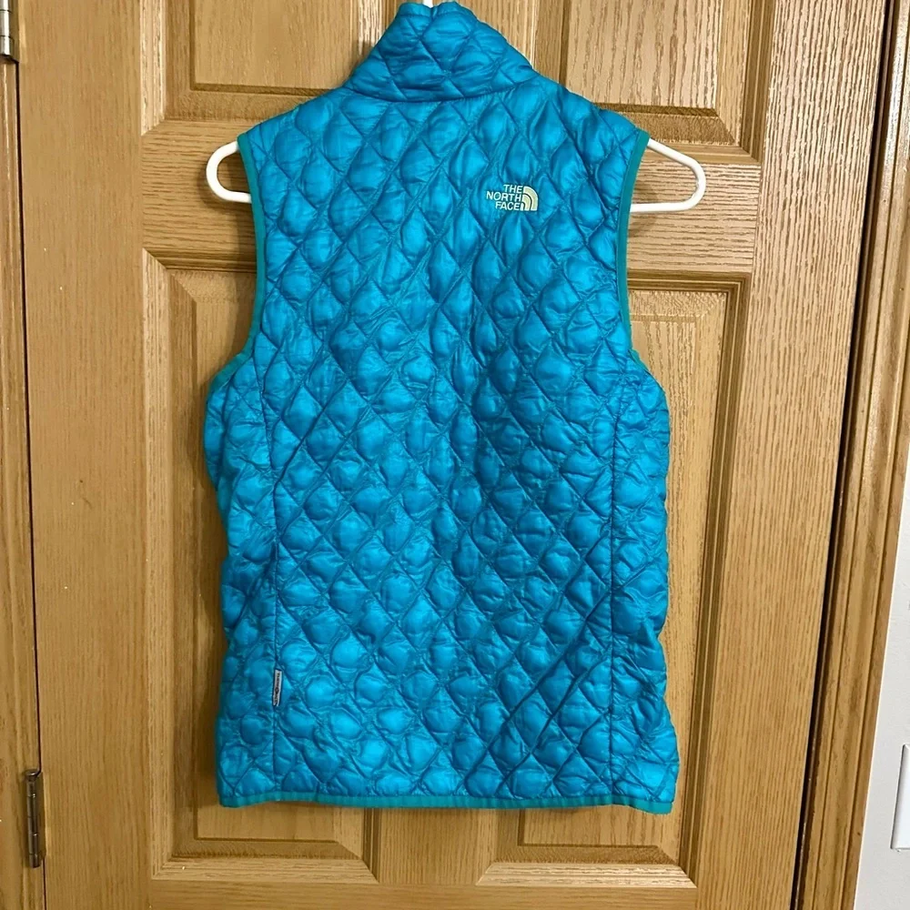 The North Face Women’s Turquoise Quilted Vest - Size S - Picture 2 of 7